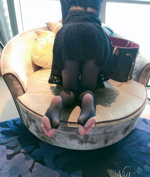 久久久精品视频在线_高清完整版免费在线观看