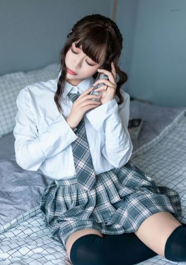 隔着肉色丝袜进入AV_BD韩语在线视频观看