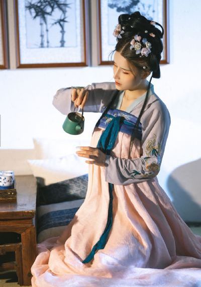 小13箩利洗澡无码视频网站_午夜在线观看完整版