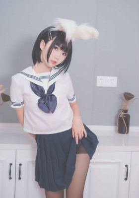 日韩精品丝袜制服_720日本电影免费